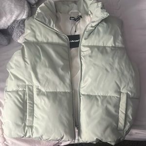 Cute women’s vest size SMALL. Sage green. NEW WITH TAG